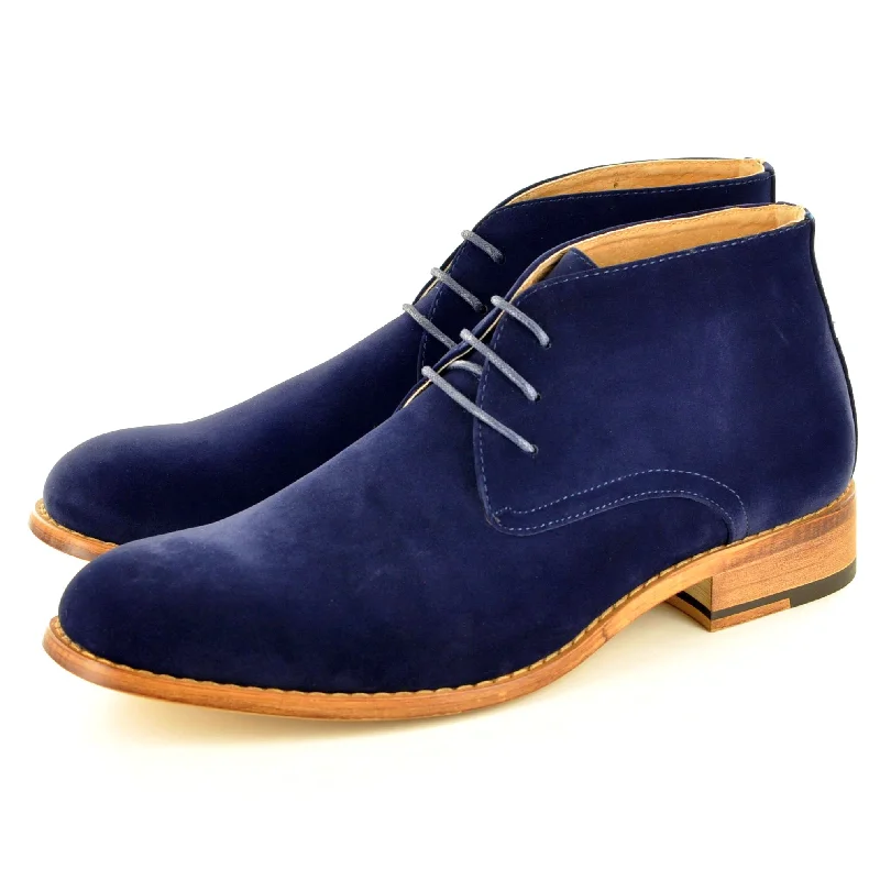 CASUAL CHUKKA BOOTS IN NAVY SUEDE