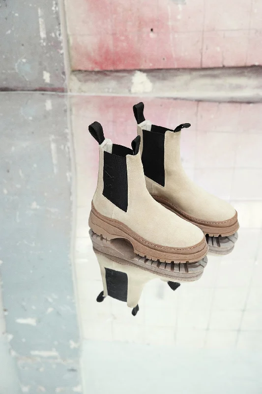 Powder Chelsea Suede Beige Boots