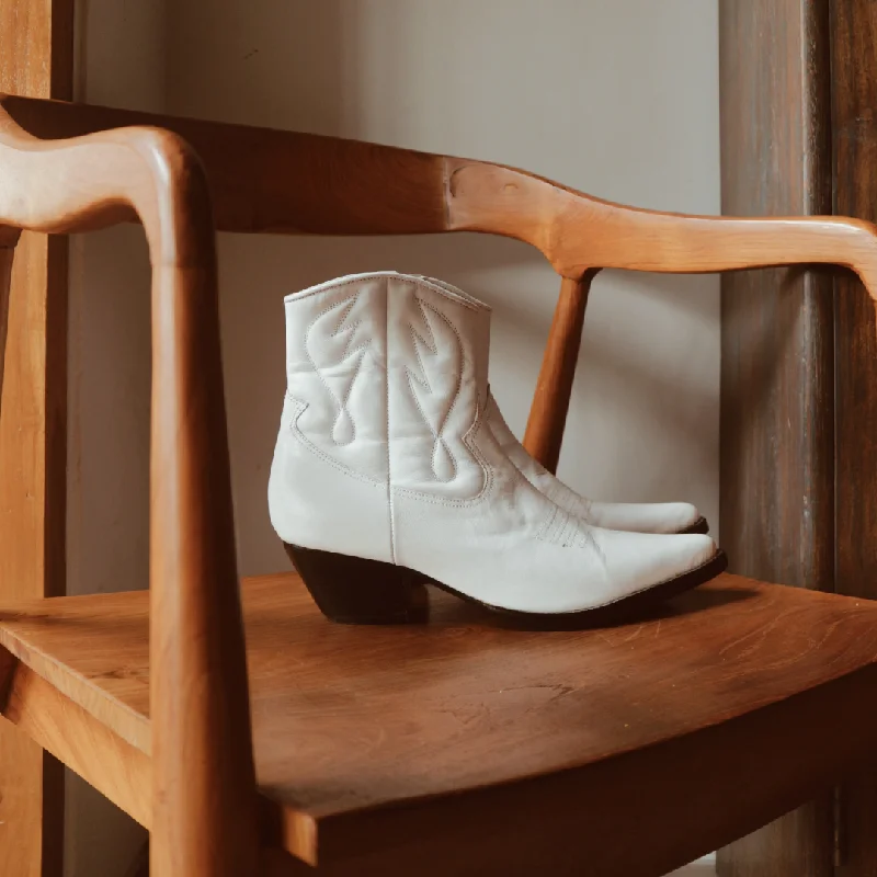 LOGAN Western Leather Boots - White