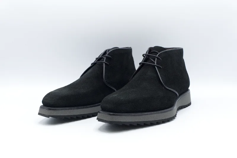 Men's Suede Chukka Boot in Black