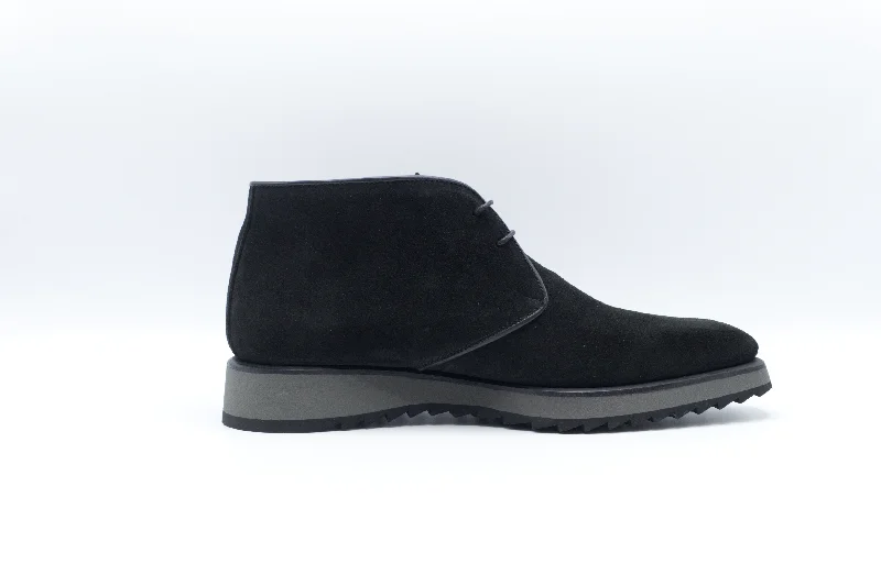 Men's Suede Chukka Boot in Black